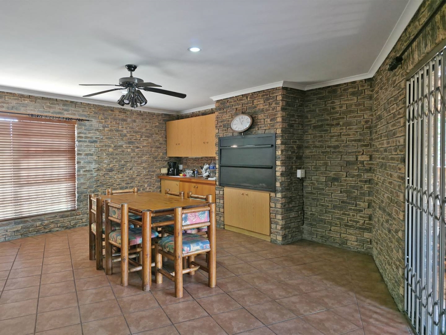 3 Bedroom Property for Sale in Kleinbosch Western Cape